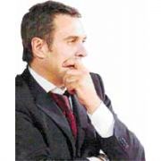 YANAL, SEVGİLİ KURBANI MI?